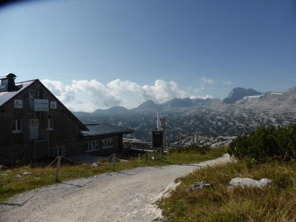 Weg zur Dachstein Lodge am Krippenstein