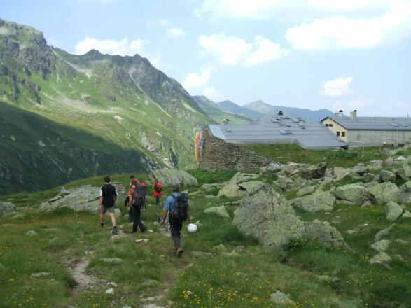 Tübinger Hütte mit Mittelbergjoch