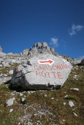 Wegweiser zur Carschinahütte