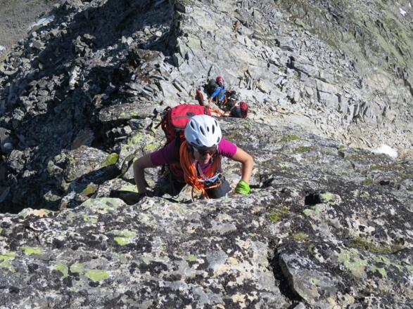 ... dann wieder Passagen, in denen wir gesichert klettern. 