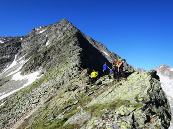 Am Sattel zwischen Urkundkopf und Pitztaler Urkund. Links der Nordgrat.