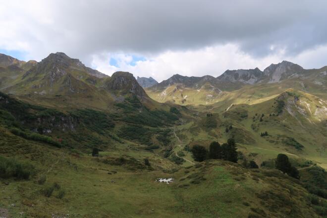 Blick Richtung Schweizer Tor und Kirchlispitzen