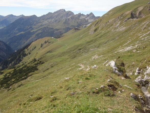 Blick im Abstieg über Littehütte zum Zitterklapfen
