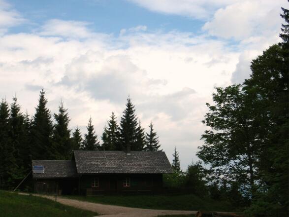 Jagdhütte am Morgen