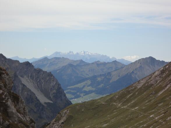 Blick vom Fürggele auf den Weiterweg und die Alpsteingruppe