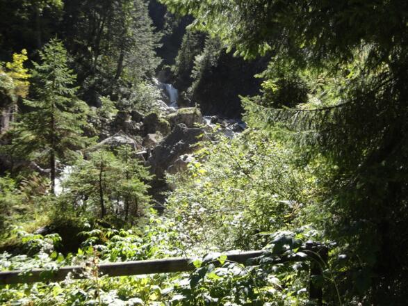 Bachüberquerung nach dem Parkplatz, tiefste Stelle der Tour