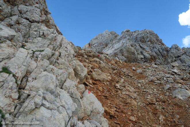 Links am Felsen ist es weniger rutschig