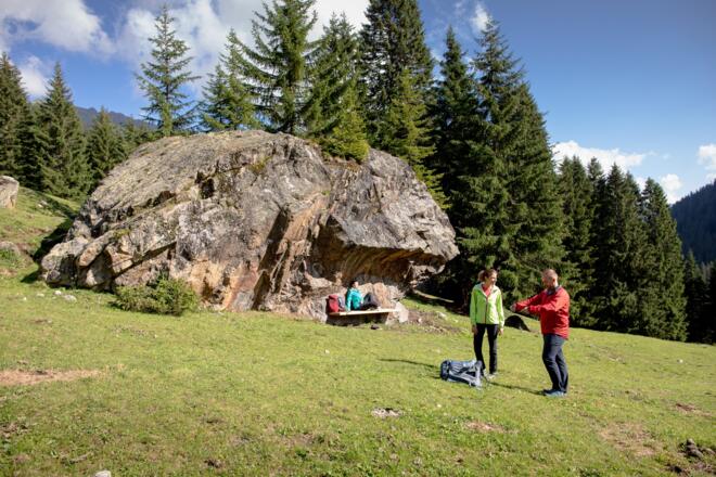 Schwebende Bank am Gitzistee