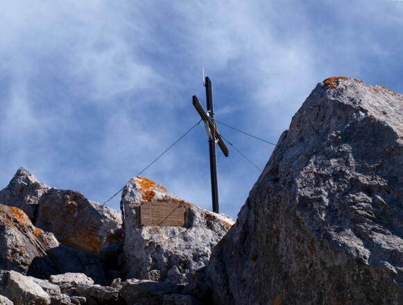Die letzen Meter, Kreuz in Sicht