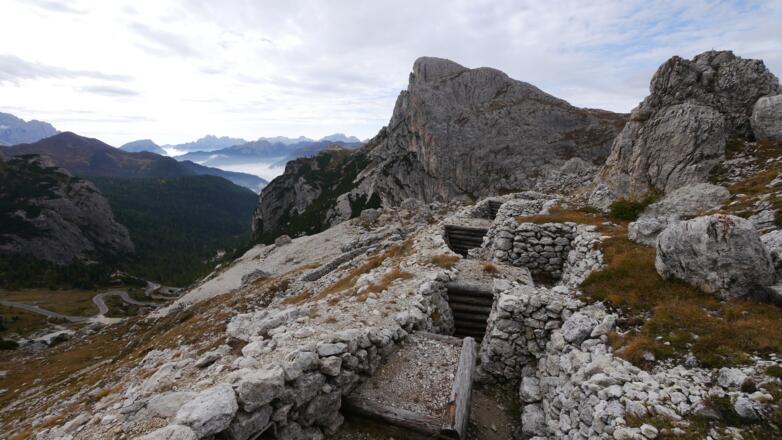 Schützengräben am Lagazuoi
