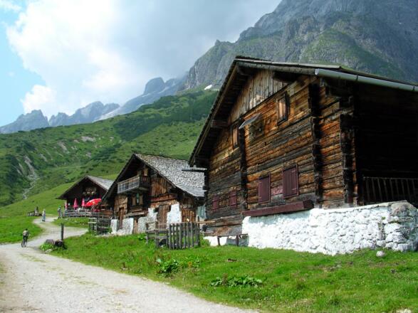 Vier Hütten