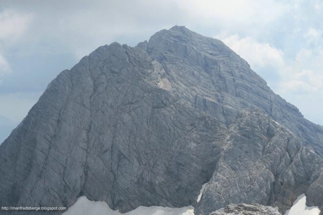 Nahaufnahme vom Niederen und Hohen Dachstein