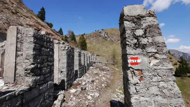 Gebäudereste bei der Bocca Saval