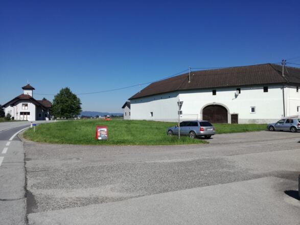 Parkplatz an der Bundesstraße