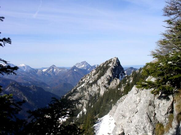 Falkenmauer vor dem Gratabstieg um 1565 m
