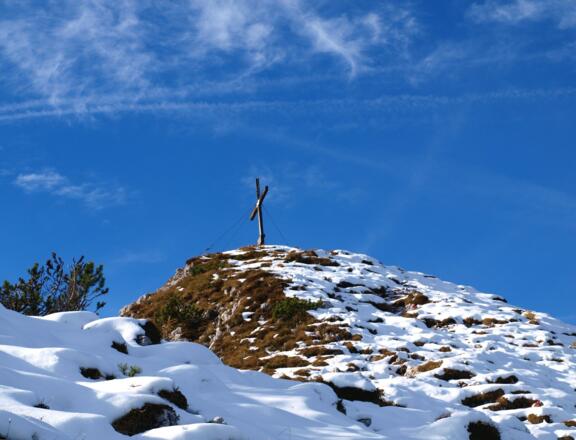 Vorgipfel 1885 m mit Blick zum Kreuz