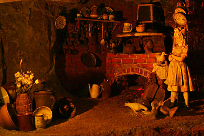 Sandstein- und Märchenhöhle Walldorf: Aschenputtel