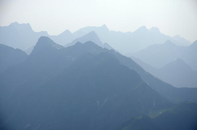 Blick nach Westen: Gewitterstimmung im Karwendel