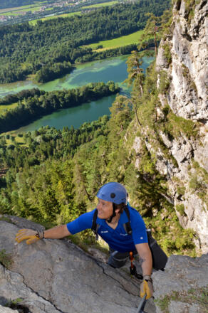 Klettersteig mit Blick auf den Reintalersee in Kramsach