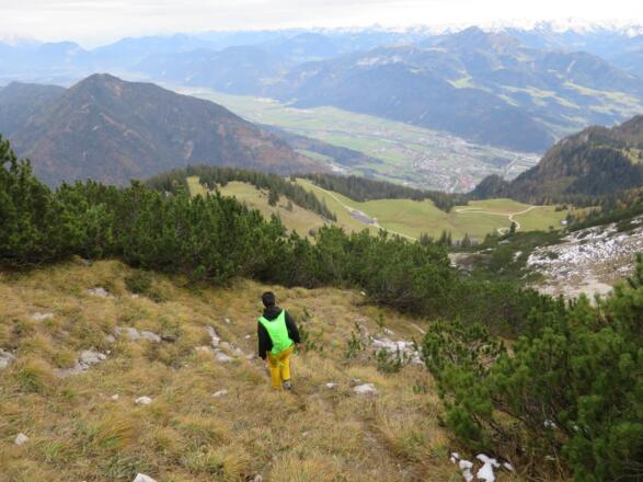 Der Abstieg zur Hochalm verlangt ...
