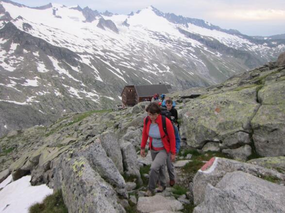 Aufbruch von der Kürsinger Hütte (konkret: 06:00 Uhr) .