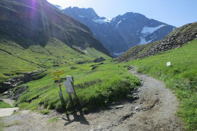 links zur Gleiwitzer Hütte, rechts unser Weg zum Heinrich-Schwaiger-Haus