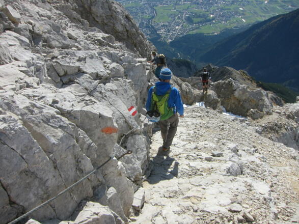 Abstieg über den versicherten Eisengattergrat, den Normalweg auf den Großen Bettelwurf. 