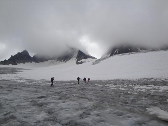 Gerade zur Buinlücke