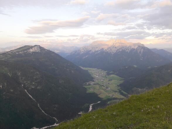 Blick zur Steinplatte, Waidring und Loferer Steinberge