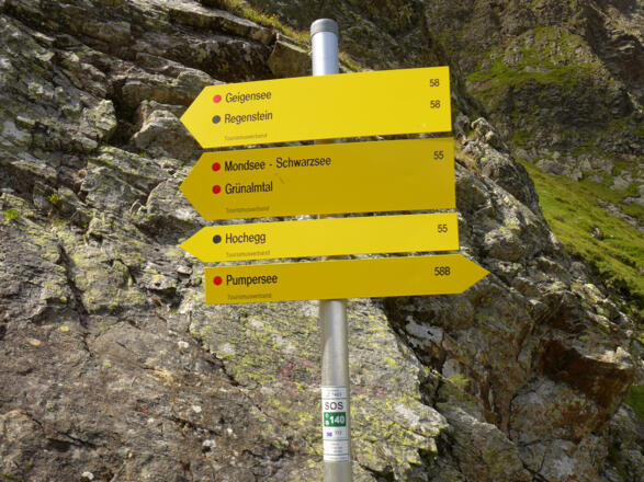 Wegabzweig zum Pumpersee