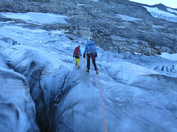 Steigeisen sind notwendig und ...