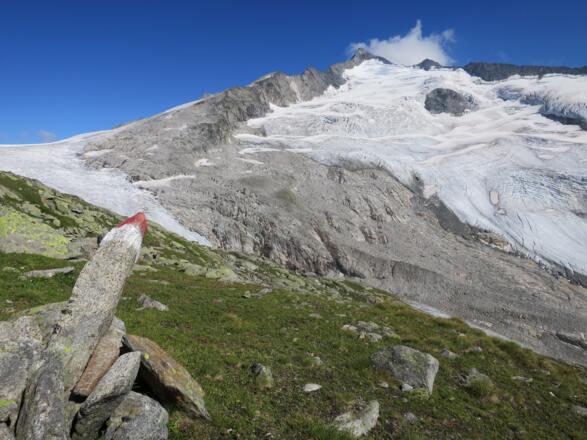 Am Rückweg präsentiert sich der gesamte Anstieg noch einmal - gut ausgeleuchtet von der Nachmittagssonne.