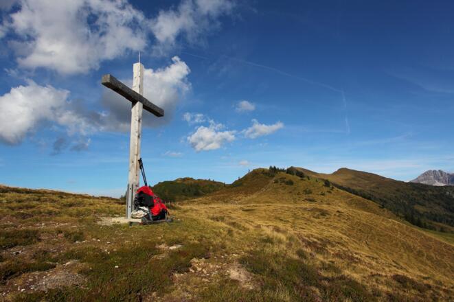 Gipfelkreuz am Henerbichl