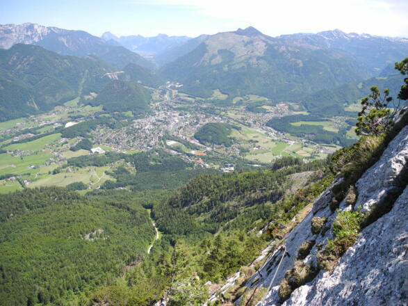 Über Bad Ischl reicht die Sicht auch zum Traunsee.