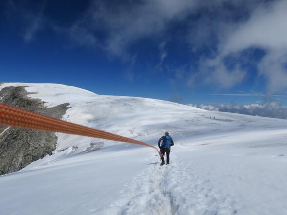Die  Venedigerscharte lassen wir rechts liegen und wenden uns nach Norden.