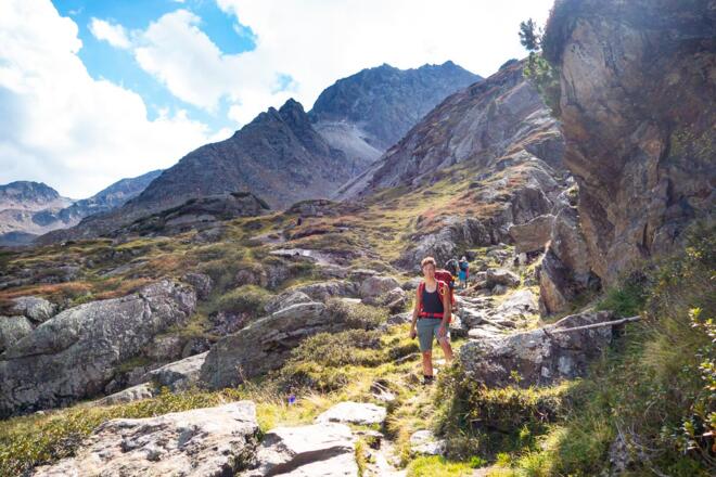 Gleich geschafft. Im Hintergrund erkennt man schon die Hütte.