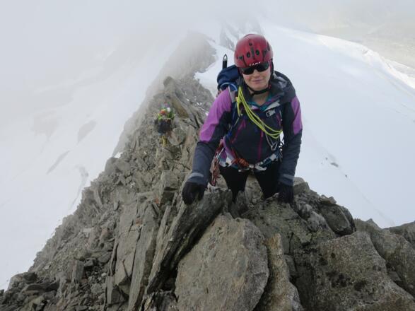 Versierte Kletterer werden den Westgrat seilfrei klettern, ...