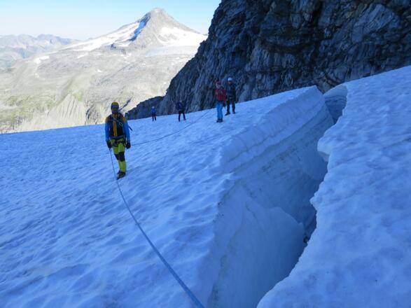 Der Blankeis-Bereich liegt hinter uns und wir steigen ...