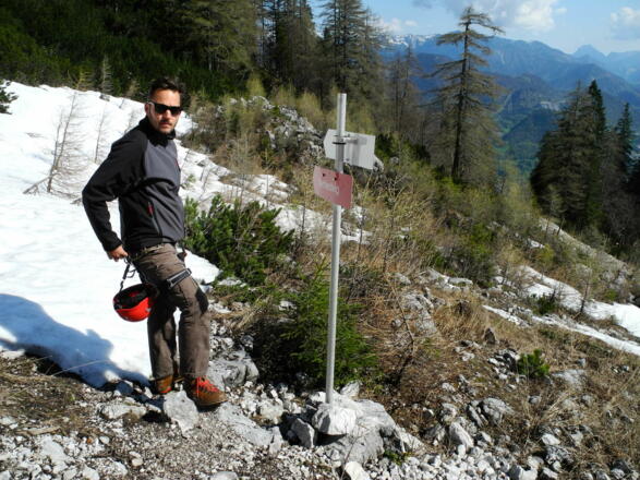 Rote Wegweiser leiten zum Einstieg (23.4.2014)