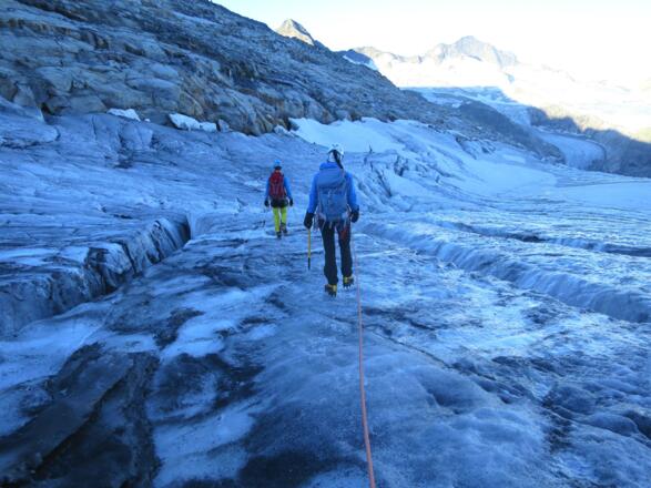 Mit etwas hin und her gelingt die Querung ohne allzu große Umwege ...