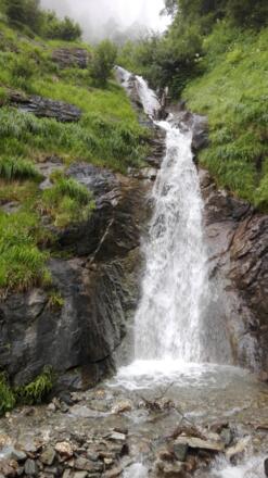 Wasserfall auf 1.420 m Höhe