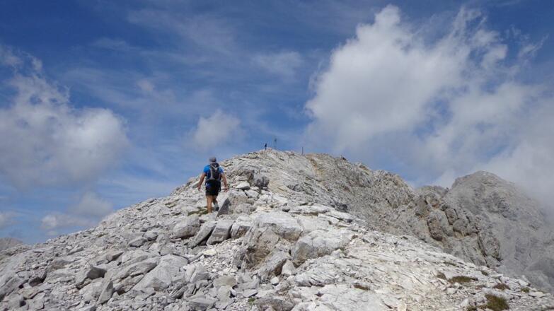 Auf dem breiten Grat kurz vor der Stempeljochspitze