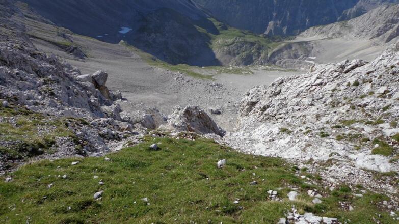 Blick zurück zur Schlüsselstelle und ins Praxmarkar