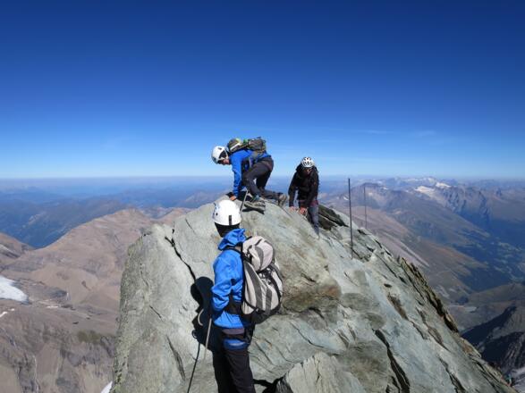 Blick zurück kurz vor dem Kleinglockner.