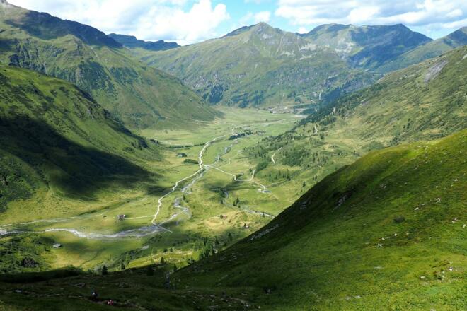 Blick in&#039;s Tal, 3km bis Valeriehaus