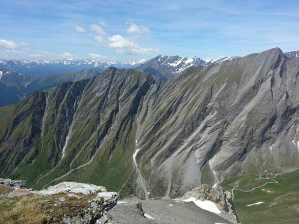 Felsstrukturen auf dem Weg