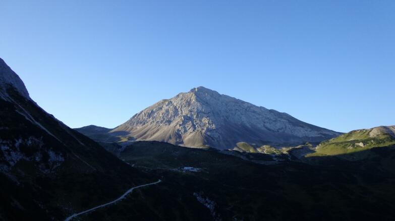Blick vom Kaskar zur Rumerspitze im Vordergrund die Pfeishütte