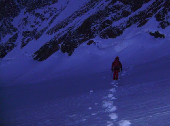 auf dem Weg zum Einstieg ist es noch dunkel