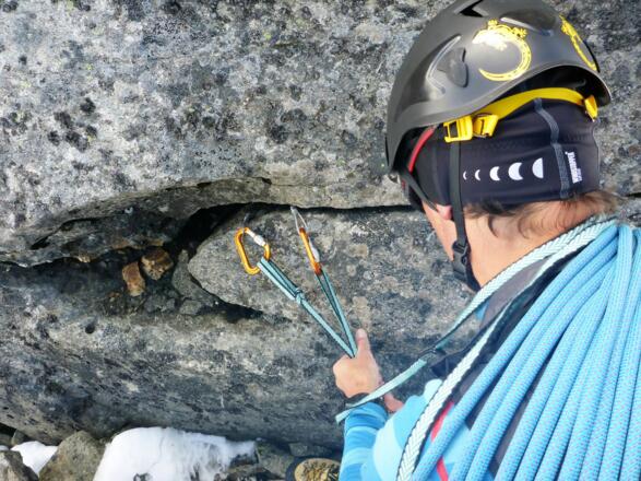Klemmkeile und Klemmgeräte können gut eingesetzt werden, um ... 