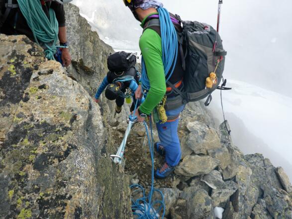Einige Bohrhaken erleichtern die Sicherunsarbeit.